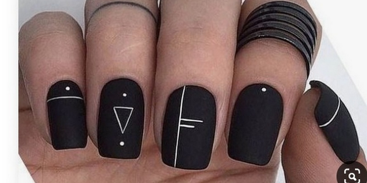 5 trendów w manicure na Sylwestra i Karnawał