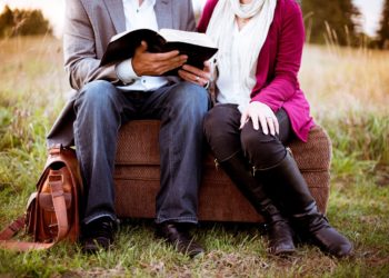 Czym się kierować kupując torbę dla męża pod choinkę?