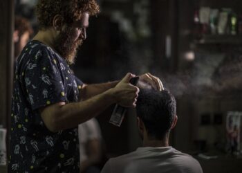 szeroki wybor lakierow do wlosow