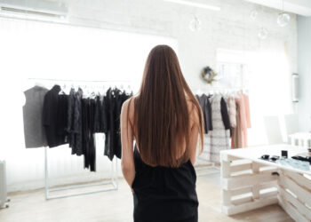 Powody, dla których warto kupować w hurtowni odzieży