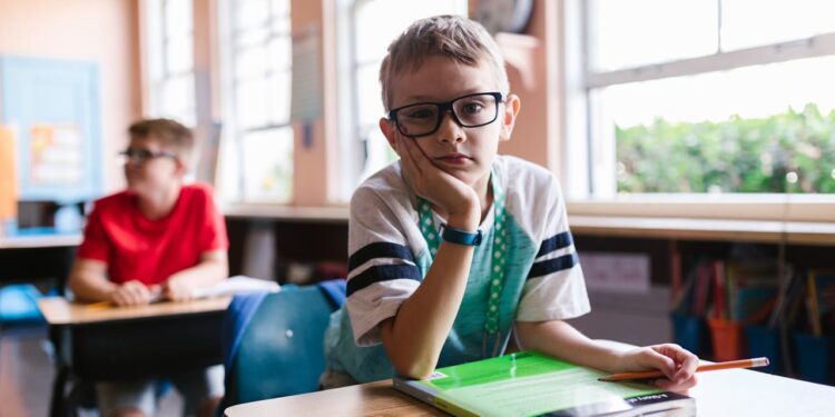 Jak styl życia wpływa na rozwój krótkowzroczności u dzieci?